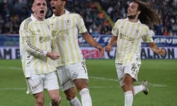 İrfan Can Kahveci ceza sahası dışından attığı golle rekor kırdı