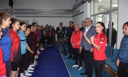 İşitme Engelli Kadın Güreş Milli Takımı Avrupa Şampiyonası'na hazırlanıyor