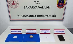 İstanbul’dan Sakarya’ya uyuşturucu taşıyan kurye kovalamacayla yakalandı