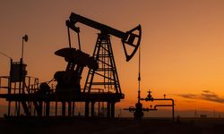 Petrol fiyatları fırladı! ABD ve İsrail İran'ı mı vuracak?