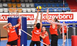 Kuzeyboru Voleybol Takımı Afyon Belediye Yüntaş maçına galibiyet parolasıyla hazırlanıyor