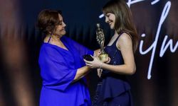 Leyla Smyrna Cabas 16 yaşında Altın Portakal'da başarıya imza attı