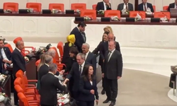 Meclis'te dikkat çeken anlar: DEM Parti heyeti Bahçeli ile selamlaştı