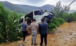 Mersin’de sağanak kazaya neden oldu, minibüsteki 17 kişi yaralandı