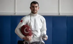 Milli para eskrimci Hakan Akkaya Avrupa Şampiyonası'nda iki madalya kazandı