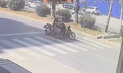 Motosikletler çarpıştı, sürücülerden biri hayatını kaybetti: Mersin'deki feci kaza anı kamerada
