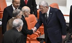 "Yeni bir dönemin başlangıcı mı?" Bahçeli’den Dervişoğlu selamlaşmasına dikkat çeken yanıt
