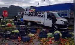 Osmaniye'de TIR ile kamyonet çarpıştı, meyve ve sebzeler yola saçıldı