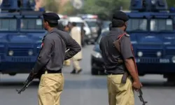 Pakistan’da okulda can pazarı! 18 kişi hayatını kaybetti