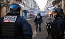 Paris'te sokağa çıkma yasağı!