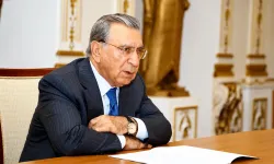 Ramiz Mehdiyev, Azerbaycan’ın iktidar partisi YAP’tan çıkarıldı