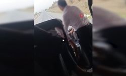Seyir halindeki yolcu otobüsünde akılalmaz şoför değişimi! O anlar kamerada