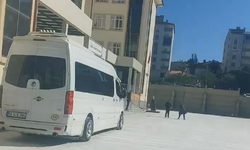 Sivas'ta KPSS’ye geç kalan kadın kapının önünde bağırdı!