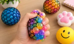 Çocukların sevdiği stres oyuncakları tehlike saçabilir! Patlayınca bakın ne oluyor