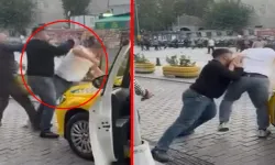 Fatih'te taksicilerin tekme tokatlı 'yolcu alma' kavgası kamerada!