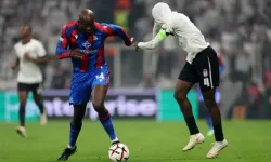 Wilfred Ndidi'nin formasının yüzünü kapattığı o anlar sosyal medyanın gündemine oturdu