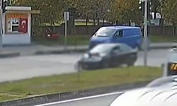 Yaya geçidinde 6 yaşındaki bisikletli çocuğa otomobil çarptı! Kaza anı kamerada