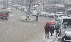 Adıyaman'da Kar Yağışı Ulaşımı ve Eğitimi Olumsuz Etkiliyor