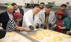 Tokat'ta down sendromlu çocuklar ramazan pidesi yaptı