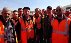 Zam beklerken eksik maaş alan işçiler iş bıraktı