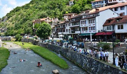 Kosova'da Bunarfest: Şambrellerle Farkındalık Yarışı