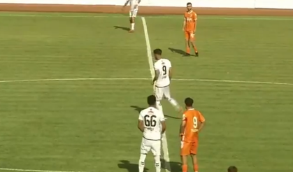 Adanaspor'da futbolcular yönetimi maç anında protesto etti