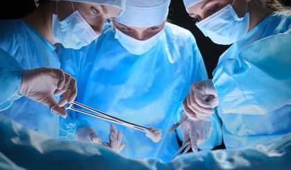 Mardin’de olağanüstü ameliyat: 36 cm’lik dev böbrek alındı!