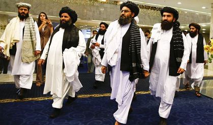 Taliban Afganistan'da internetin fişini çekti!