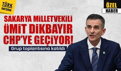 Sakarya Milletvekili Ümit Dikbayır CHP’ye geçti, rozeti Özgür Özel taktı!