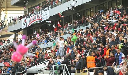 Gençlerbirliği taraftarlarından Gazzeli çocuklara anlamlı destek