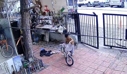 Eskişehir’de çocukların bisiklet hırsızlığı kamerada