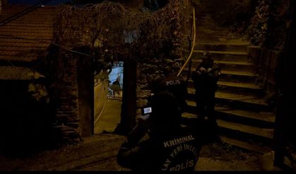 Bahçeye çıkan kadın şoke oldu: Yerde cansız beden buldu