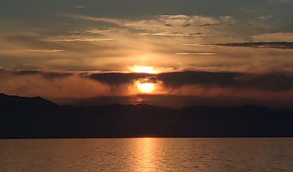 Van’da güneş ve ay aynı anda gökyüzünü aydınlattı