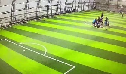 Burdur’da halı saha maçında tekmeli yumruklu kavga!