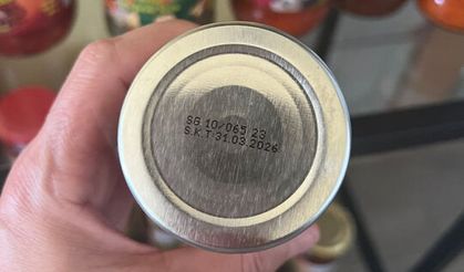 Tarihi geçmiş ürünlere etiket basarken yakalandılar!