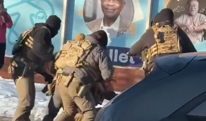 ABD'de infial yaratan görüntü: ICE ajanları yere yatırdığı kişiyi vurdu