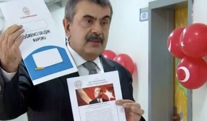 Yusuf Tekin'den karne krizine sert tepki: 'Bu iddiaları ortaya atan muhalefeti kınıyorum'