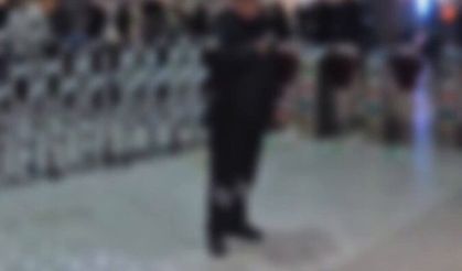 Yenikapı Marmaray istasyonunda vatandaştan polise sözde bayrak tepkisi