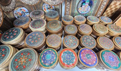 Özbekistan’da asırlık sanat: Ahşap oymacılığı