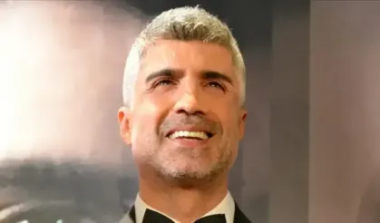 Kıbrıs'ta Özcan Deniz rüzgârı esti! Şarkılara binlerce kişi eşlik etti