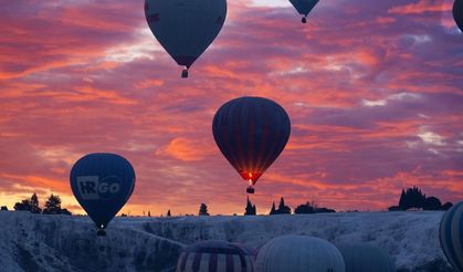 Pamukkale’de balon turları ilgi görmeye devam ediyor