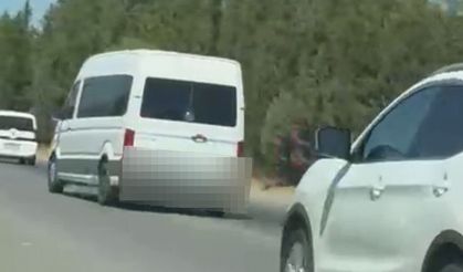Trafiği tehlikeye atan minibüs sürücüsü sanal devriyeye takıldı