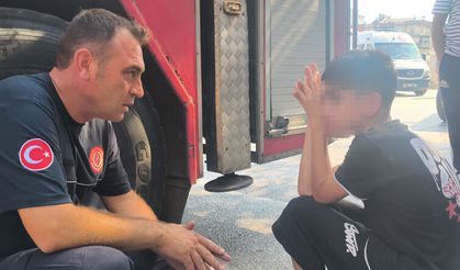 Çakmakla oynarken evi kül etti, tesellisi itfaiyeye kaldı!