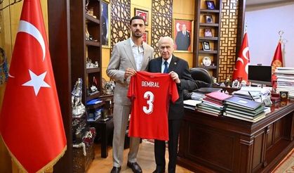 Merih Demiral'dan Devlet Bahçeli'ye ziyaret