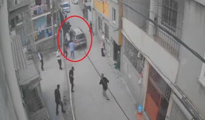 Adana'da korkunç kavga! Otomobilini kalabalığın üzerine sürdü: 1 ağır yaralı