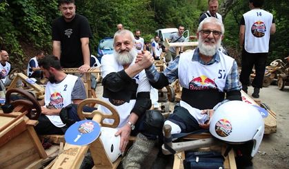 "Formulaz" tahta araba yarışları nefes kesti
