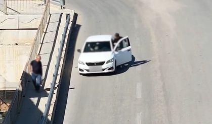 Ehliyetsiz sürücünün koltuk hamlesi drona takıldı!