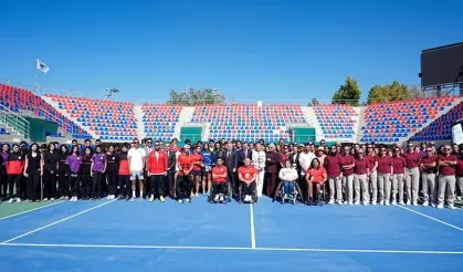 Ankara'da düzenlenen Cumhurbaşkanlığı Tenis Turnuvası tamamlandı: Dereceye giren isimler ödüllerine kavuştu