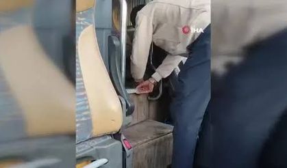 Otobüsün gizli bölmesinde 5 göçmen yakalandı!