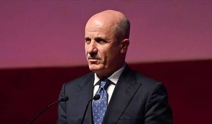 YÖK Başkanı Özvar'dan üniversitelere kritik çağrı: "Oturun çalışın, lütfen bu dersleri sadeleştirin"